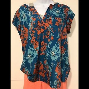 SOLD Floral short sleeved blouse
